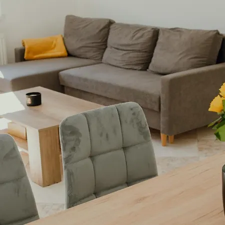 Emily דירה ברזנו